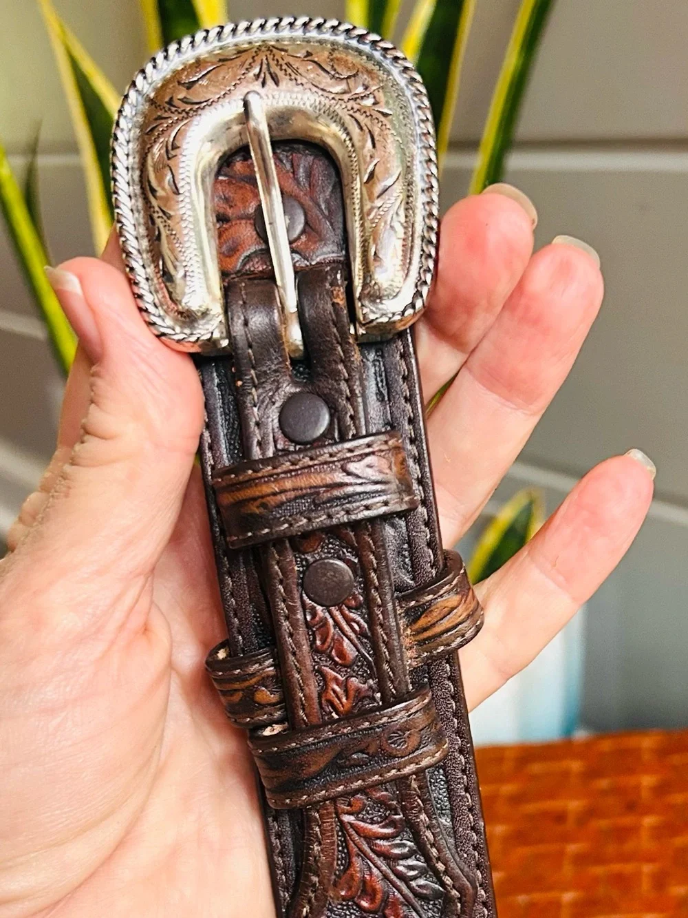 Vintage Justin Men’s 40 Tooled Leather Western Concho Belt USA Cowboy Rodeo